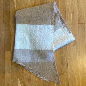 Express blanket scarf